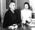 谷崎潤一郎氏（左）と著者